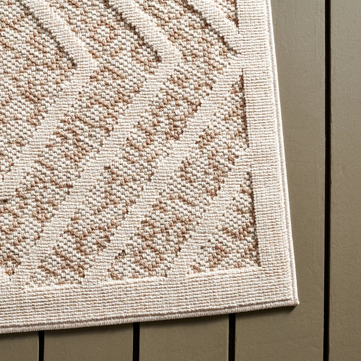 Safavieh Martha Stewart Global 8'-0" x 10'-0" Rug in Light Beige / Brown