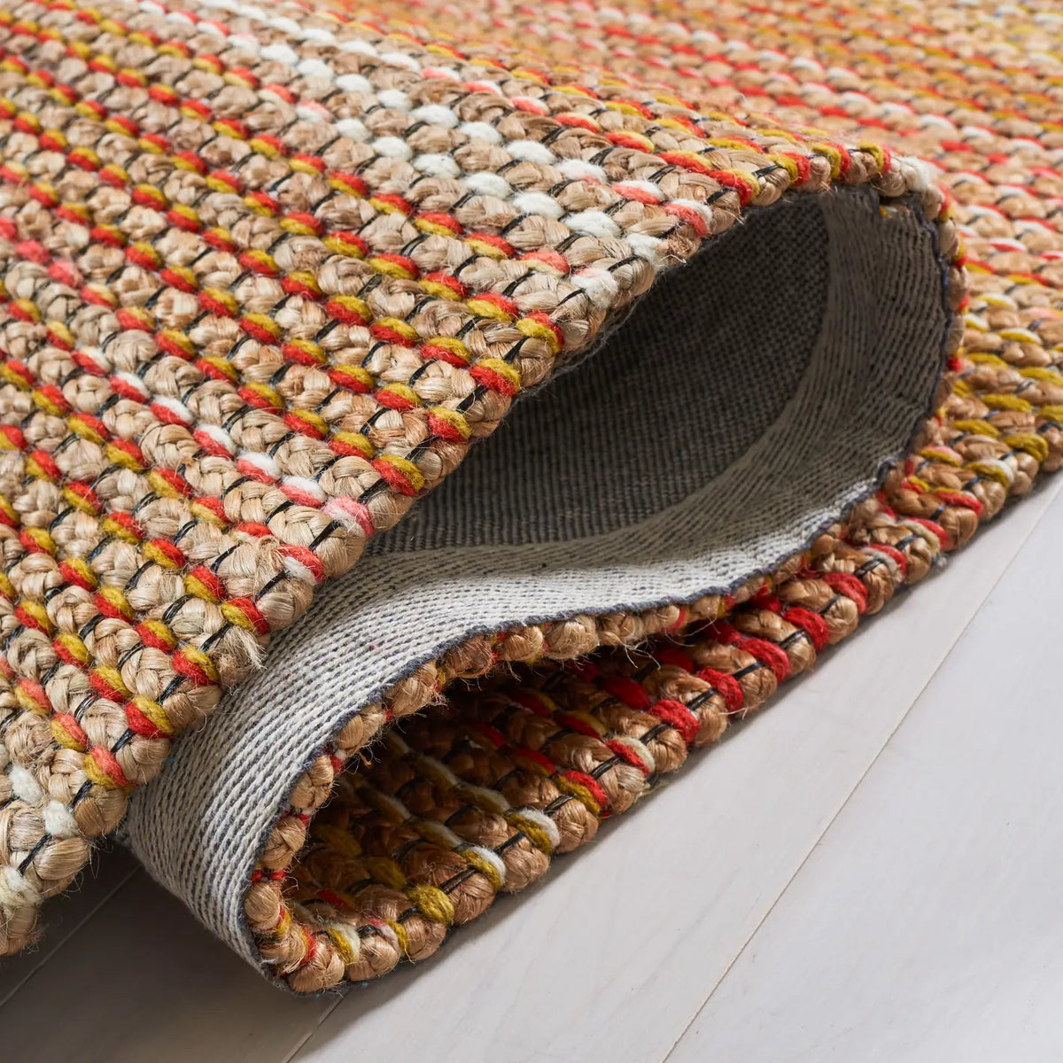 Safavieh Marbella 4'-0" x 6'-0" Rug in Natural / Red