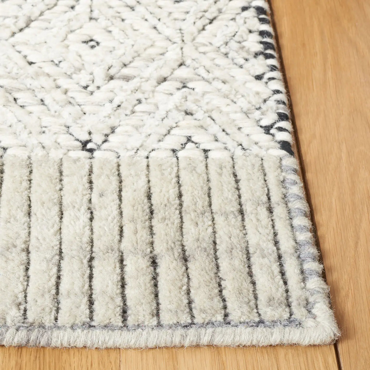 Safavieh Martha Stewart 4'-0" x 6'-0" Rug in Grey / Ivory