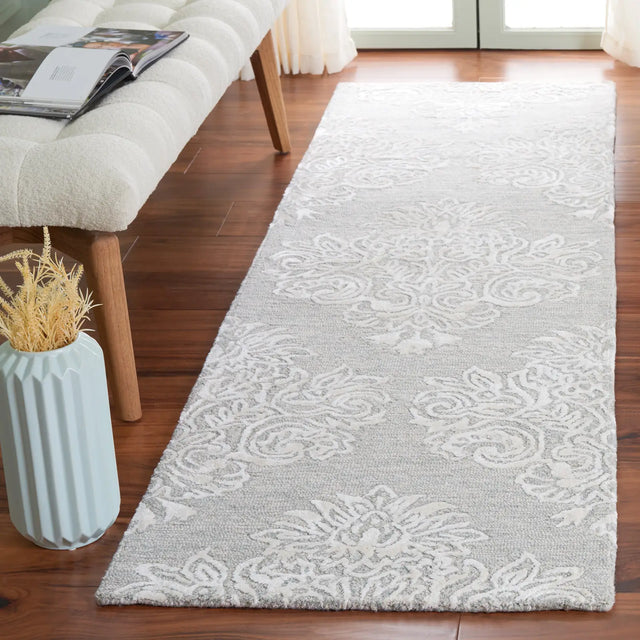 Safavieh Glamour 2'-3" x 8'-0" Rug in Light Blue / Ivory