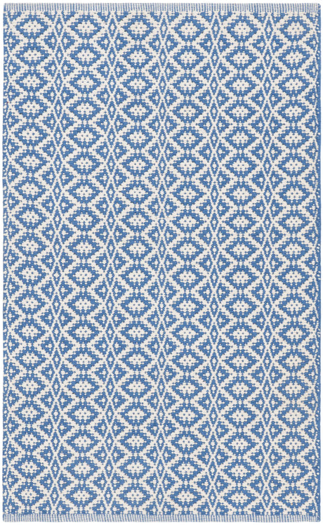 Safavieh Montauk 2'-6" x 4'-0" Rug in Ivory / Blue