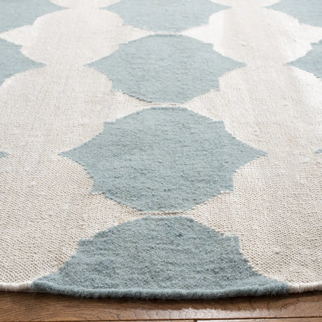 Safavieh Dhurries 7'-0" x 7'-0" Rug in Blue / Ivory