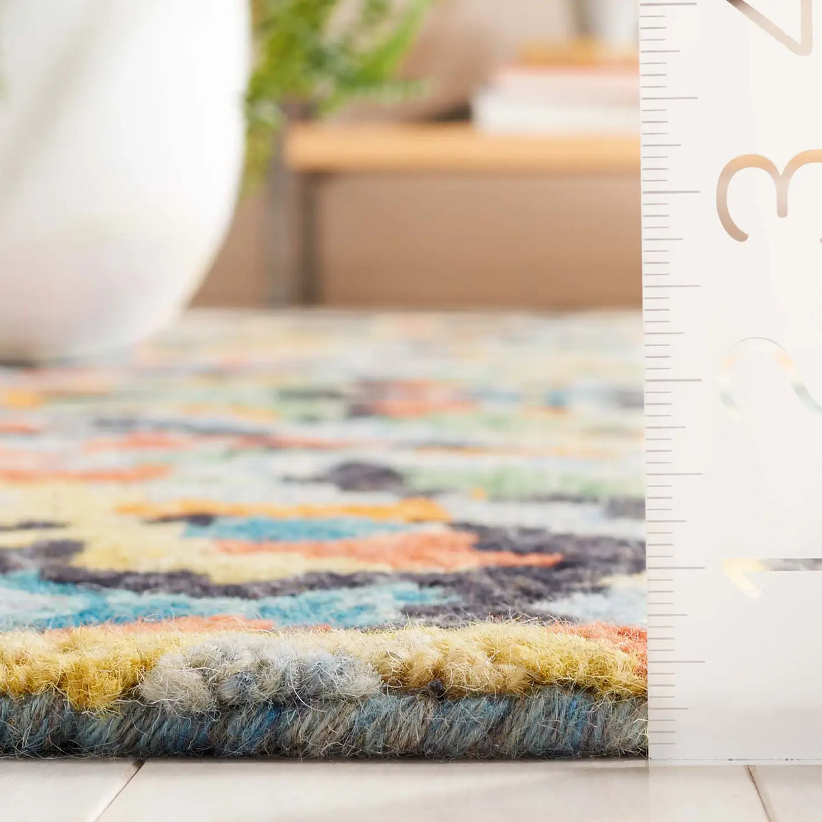 Safavieh Blossom 4'-0" x 6'-0" Rug in Blue / Multi