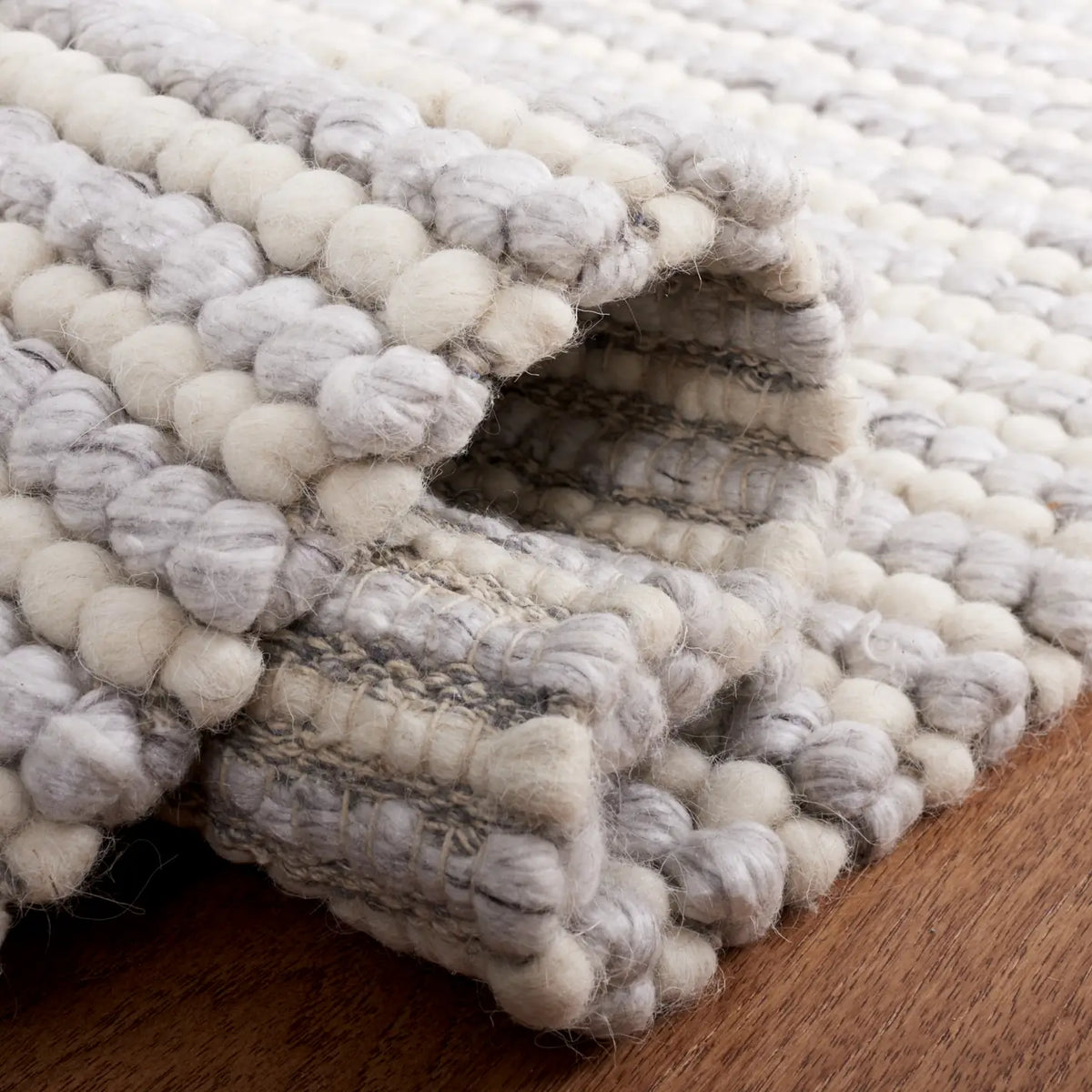 Safavieh Martha Stewart 4'-0" x 6'-0" Rug in Ivory / Light Grey