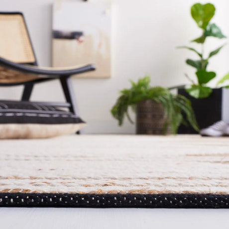 Safavieh Natural Fiber 4'-0" x 6'-0" Rug in Natural / Ivory