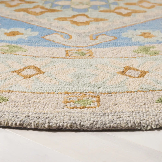 Safavieh Heritage 6'-0" x 6'-0" Rug in Green / Ivory