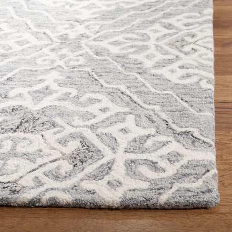 Safavieh Micro-Loop 4'-0" x 6'-0" Rug in Grey / Ivory