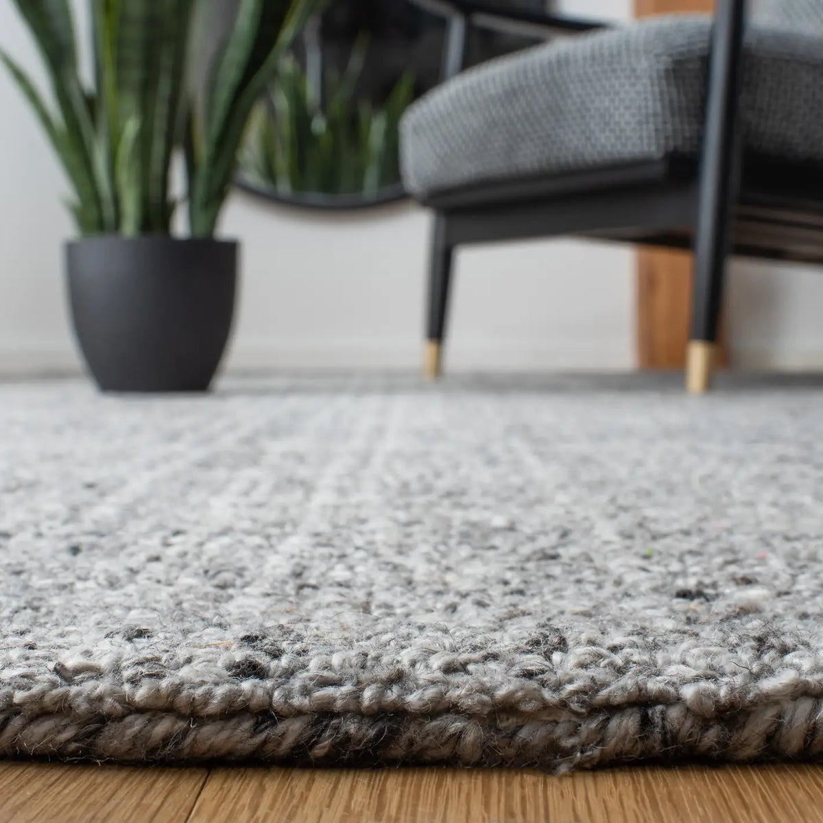 Safavieh Abstract 5'-0" x 8'-0" Rug in Grey / Black