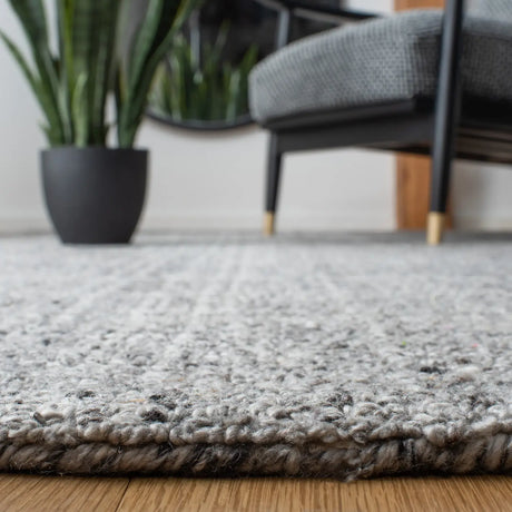 Safavieh Abstract 5'-0" x 8'-0" Rug in Grey / Black