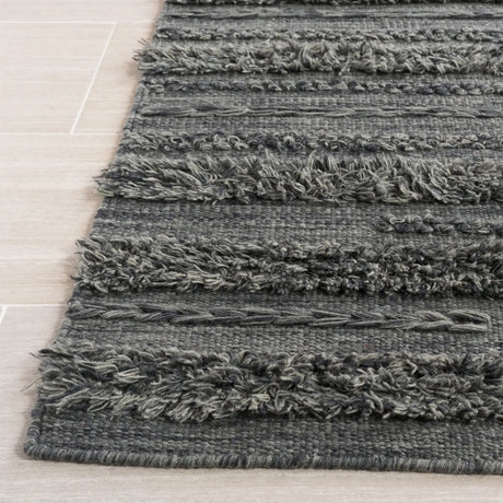Safavieh Vermont 4'-0" x 6'-0" Rug in Charcoal / Ivory