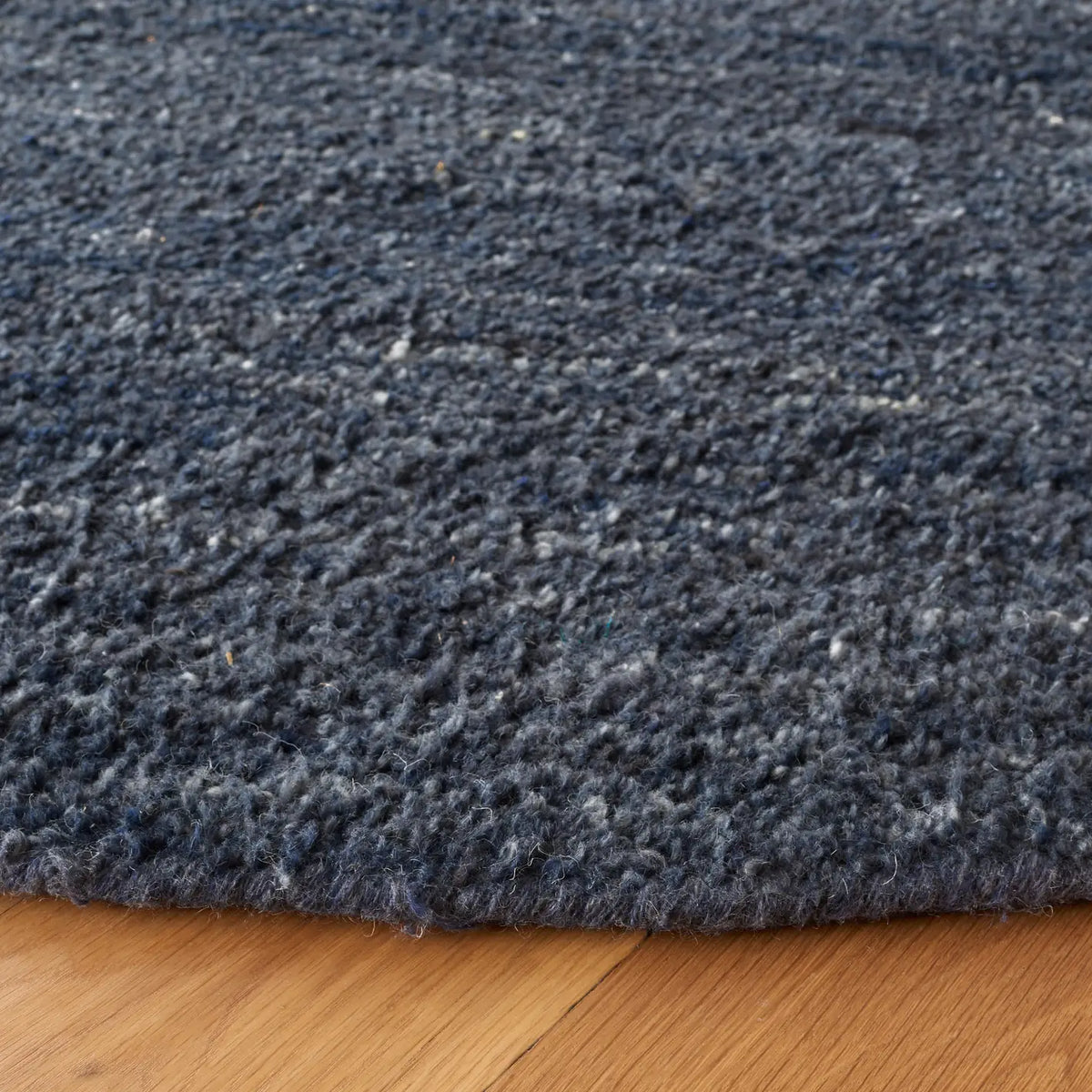 Safavieh Himalaya 7'-0" x 7'-0" Rug in Black / Grey