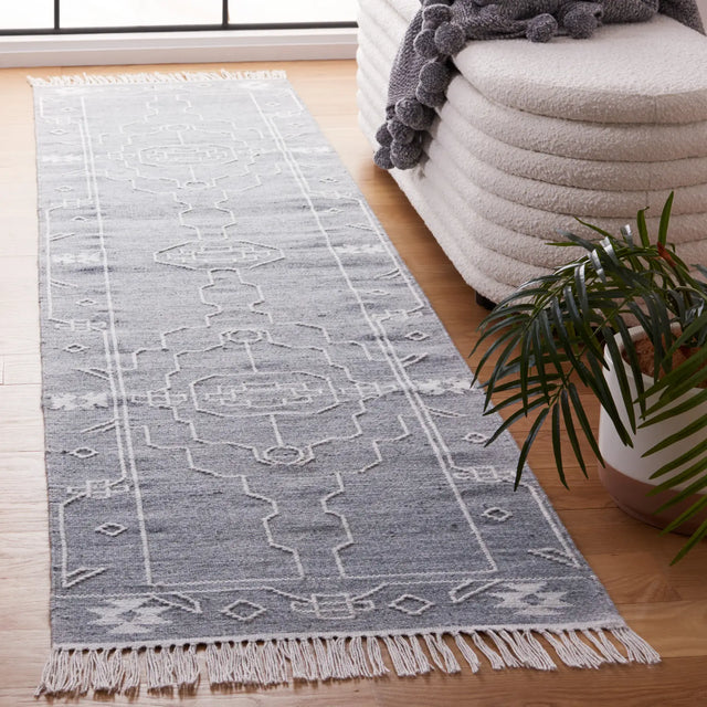 Safavieh Kilim 2'-3" x 9'-0" Rug in Dark Grey / Ivory