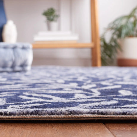 Safavieh Jardin 4'-0" x 6'-0" Rug in Navy / Ivory