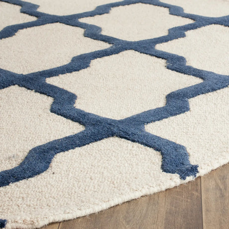 Safavieh Cambridge 6'-0" x 6'-0" Rug in Ivory / Navy
