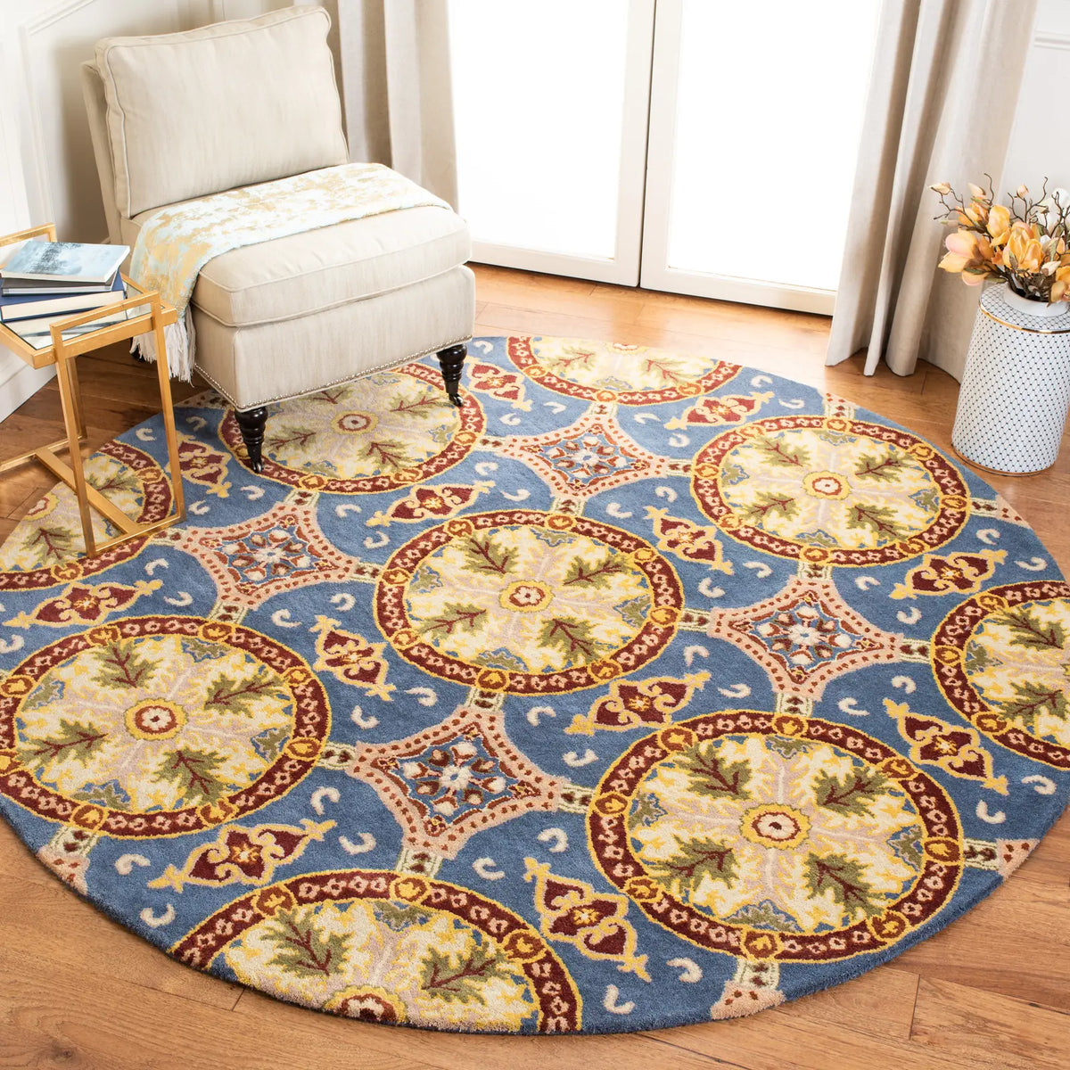Safavieh Wyndham 7'-0" x 7'-0" Rug in Blue / Gold