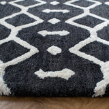 Safavieh Himalaya 6'-0" x 6'-0" Rug in Dark Grey / Ivory
