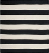 Safavieh Montauk 5'-0" x 5'-0" Rug in Black / Ivory