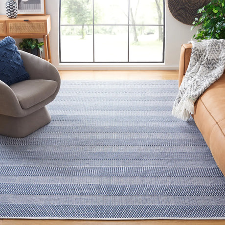 Safavieh Striped Kilim 6'-0" x 9'-0" Rug in Ivory / Blue