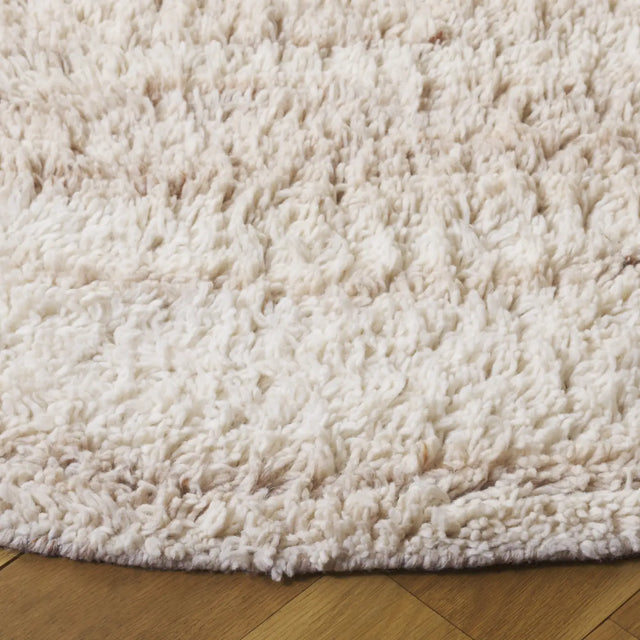 Safavieh Vermont 6'-0" x 6'-0" Rug in Beige / Ivory