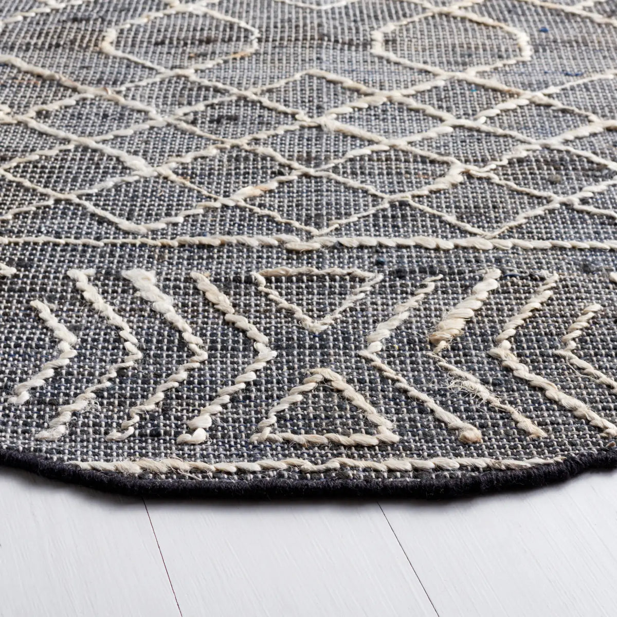 Safavieh Natural Fiber 6'-0" x 6'-0" Rug in Black / Ivory