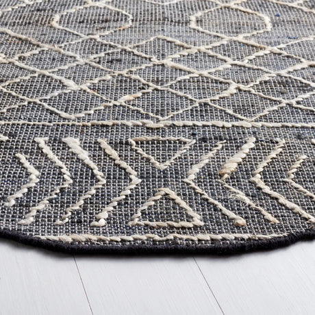 Safavieh Natural Fiber 6'-0" x 6'-0" Rug in Black / Ivory