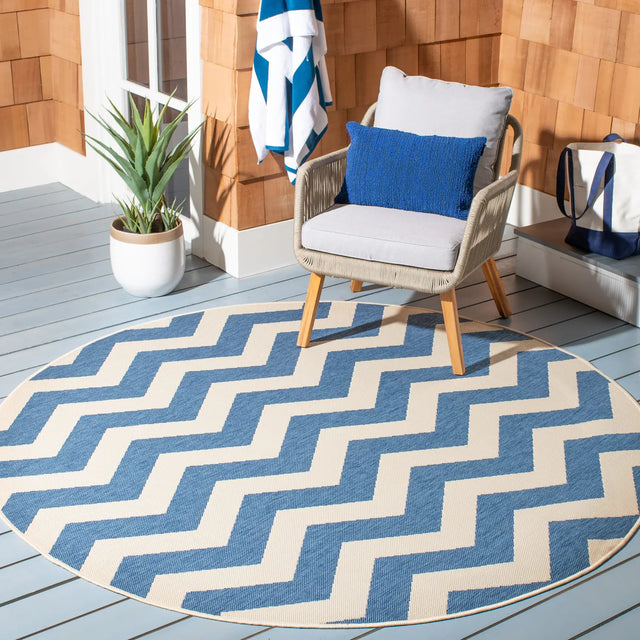 Safavieh Courtyard 5'-3" x 5'-3" Rug in Blue / Beige