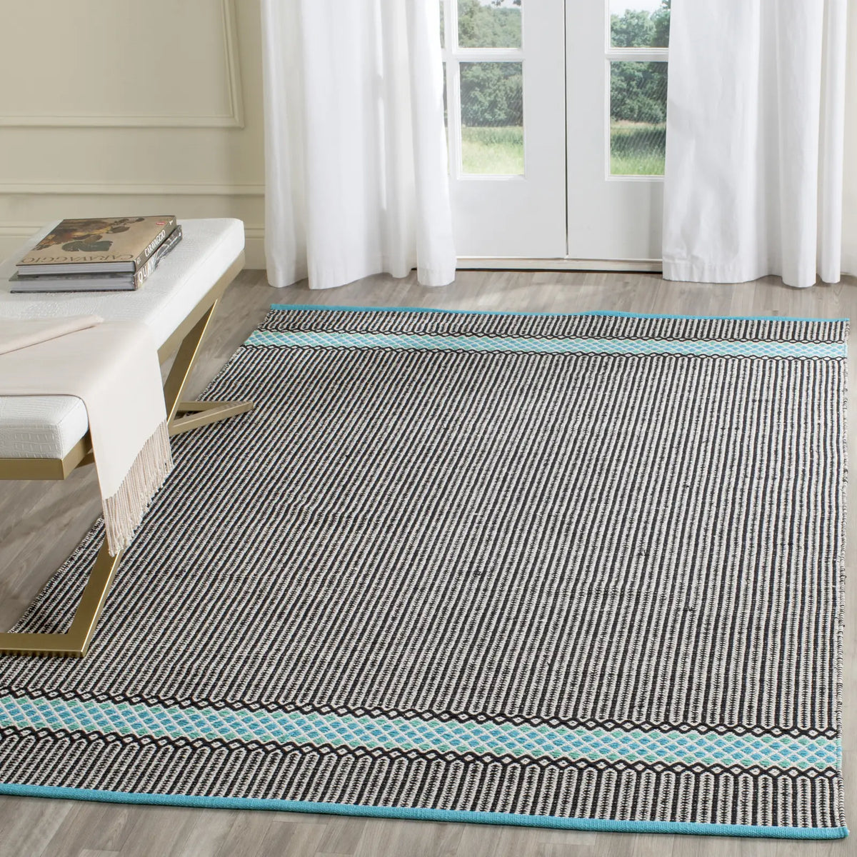 Safavieh Montauk 5'-0" x 7'-0" Rug in Turquoise / Multi
