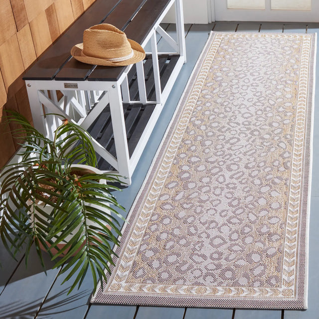 Safavieh Courtyard 2'-3" x 8'-0" Rug in Beige / Gold