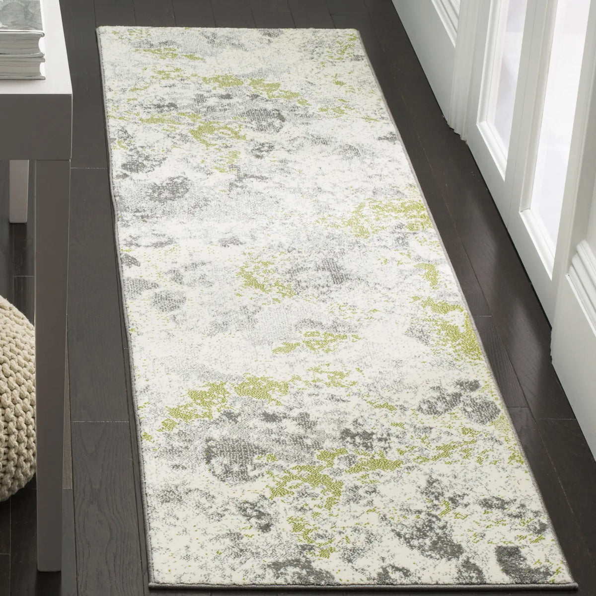 Safavieh Watercolor 2'-3" x 8'-0" Rug in Ivory / Grey