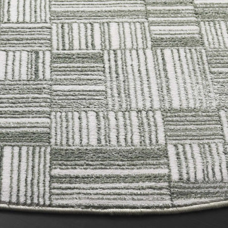 Safavieh Orchard 6'-7" x 6'-7" Rug in Green / Ivory
