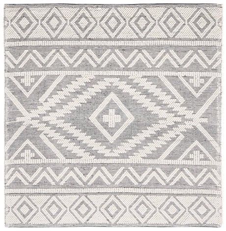 Safavieh Natura 6'-0" x 6'-0" Rug in Black / Ivory