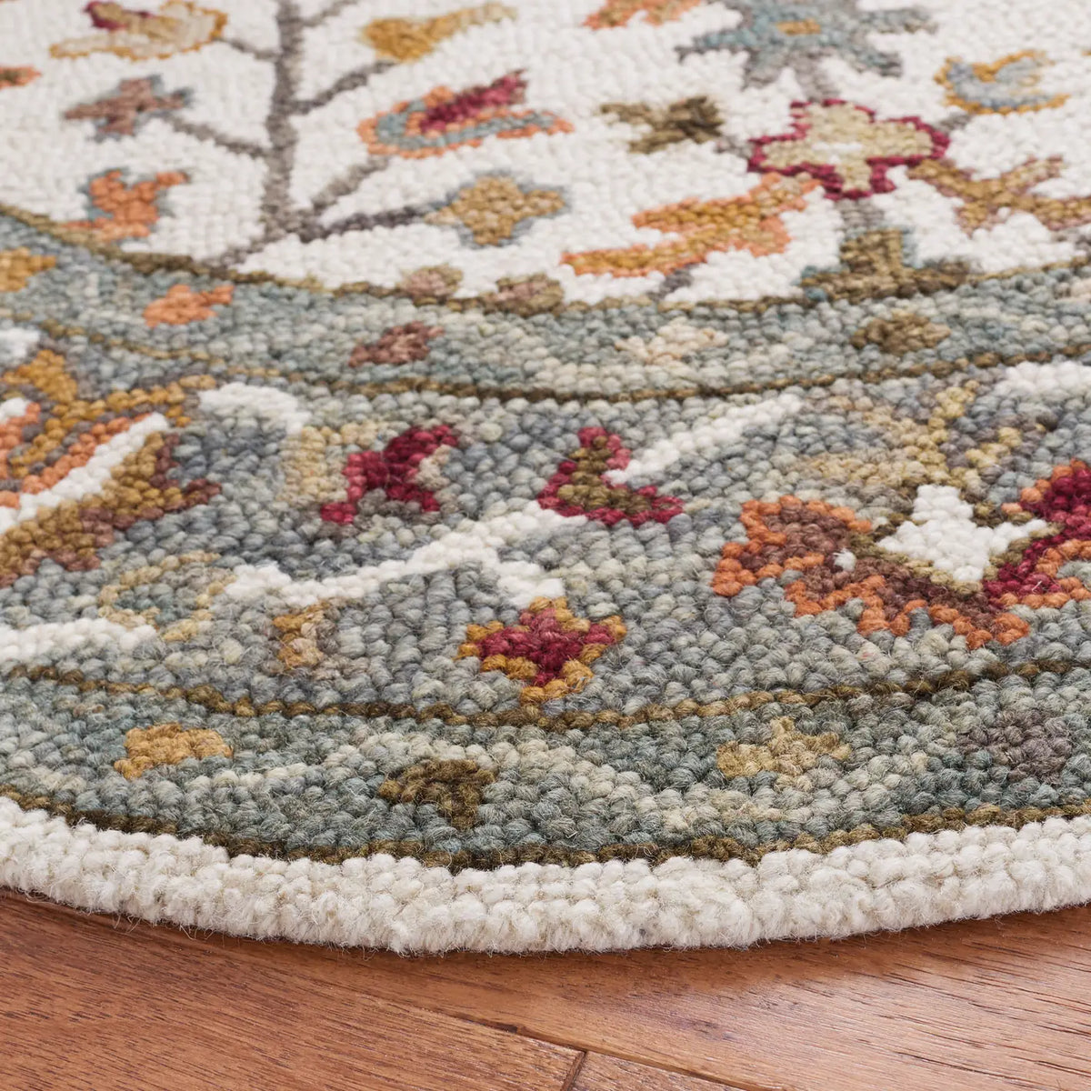 Safavieh Aspen 5'-0" x 5'-0" Rug in Ivory / Grey