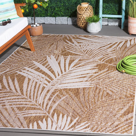 Safavieh Beach House 4'-0" x 6'-0" Rug in Brown / Ivory