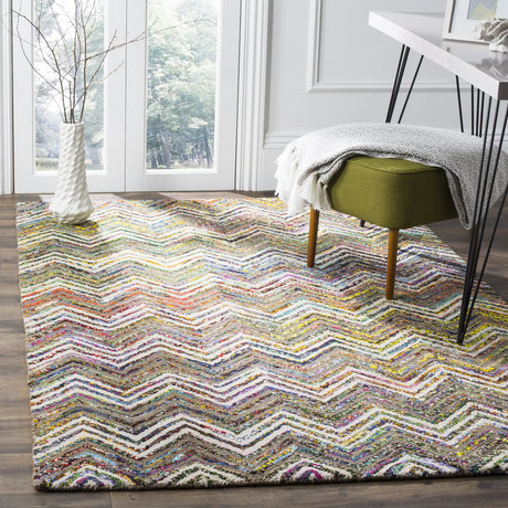 Safavieh Nantucket 5'-0" x 8'-0" Rug in Beige / Grey