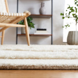 Safavieh Casablanca 4'-0" x 6'-0" Rug in Ivory / Brown