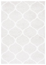 Safavieh Tahoe Shag 4'-0" x 6'-0" Rug in Silver / White