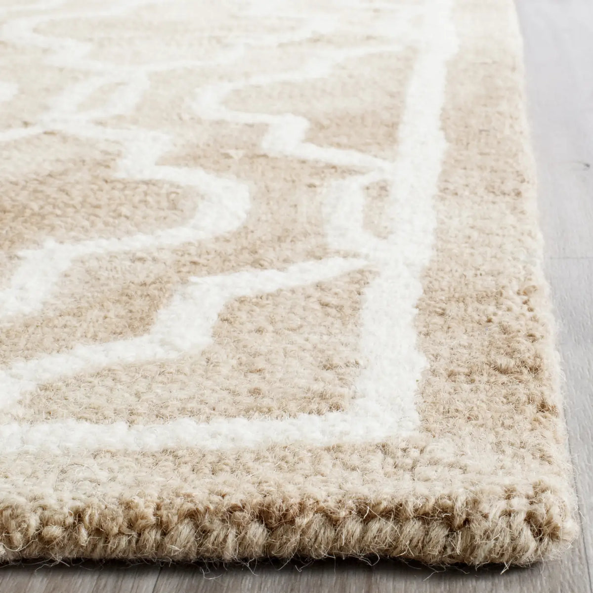 Safavieh Dip Dye 2'-3" x 10'-0" Rug in Beige / Ivory