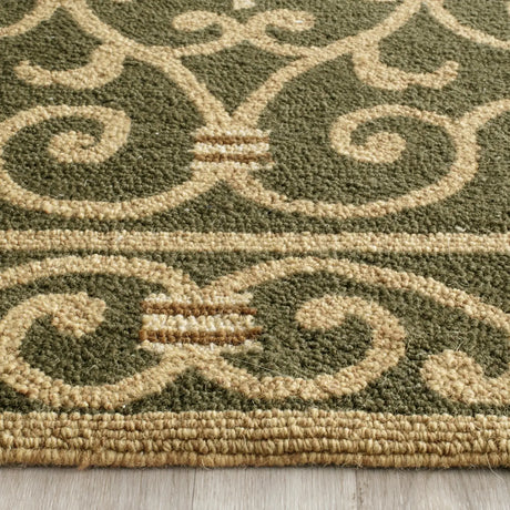 Safavieh Chelsea 2'-6" x 12'-0" Rug in Light Green