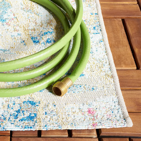 Safavieh Barbados 500 4'-0" x 6'-0" Rug in Light Blue / Ivory