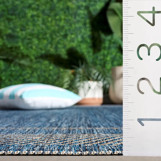 Safavieh Courtyard 5'-3" x 7'-7" Rug in Navy / Grey