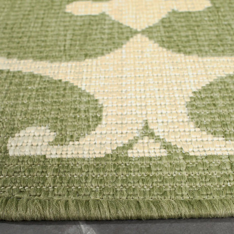 Safavieh Courtyard 6'-7" x 6'-7" Rug in Olive / Natural