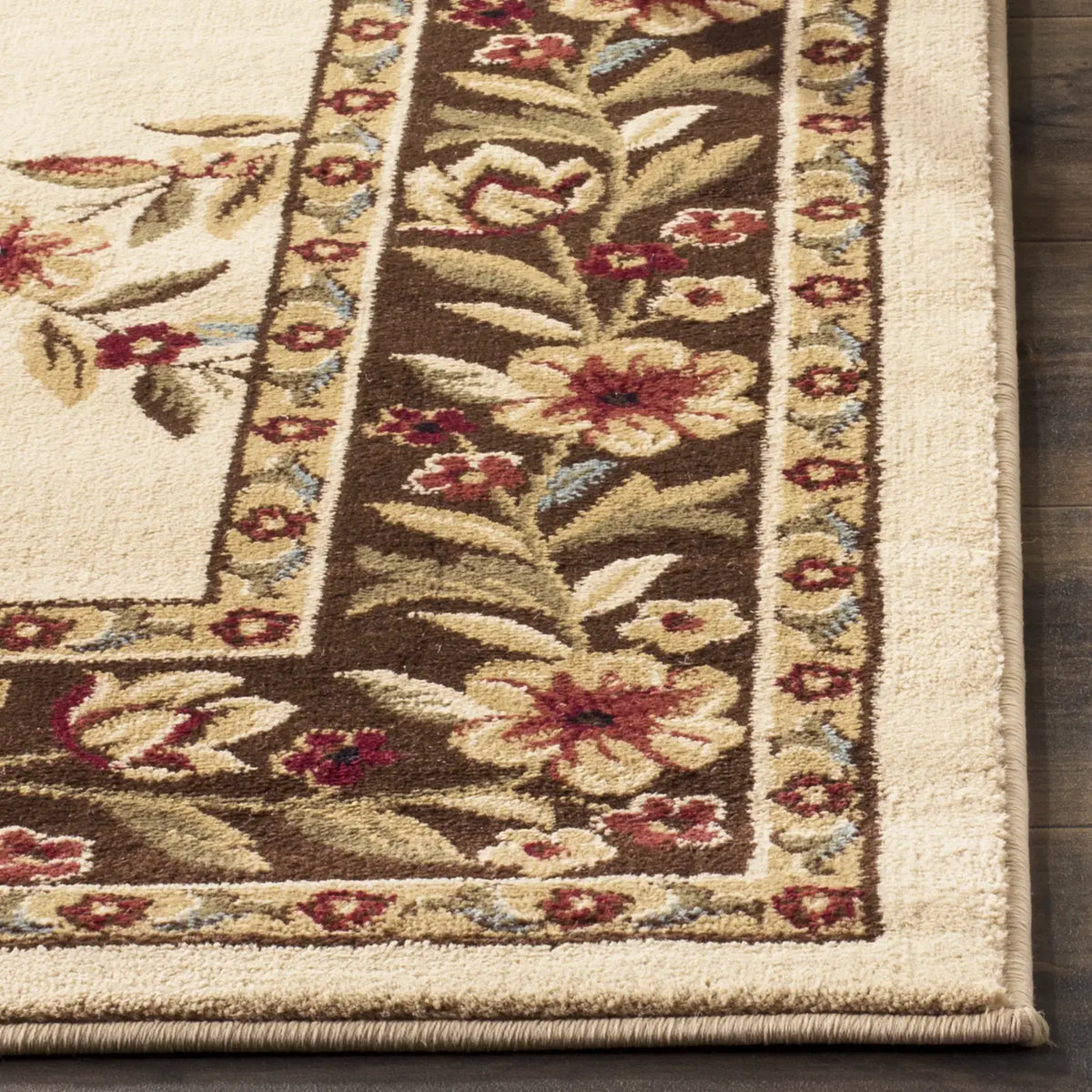 Safavieh Lyndhurst 5'-3" x 7'-6" Rug in Ivory / Brown