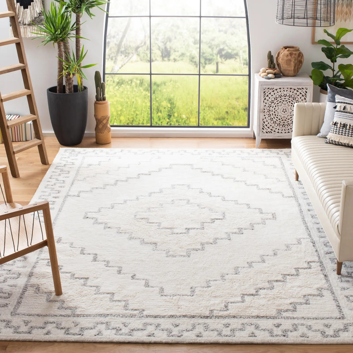 Safavieh Casablanca 10'-0" x 14'-0" Rug in Ivory / Grey