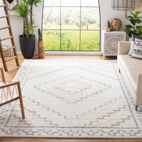 Safavieh Casablanca 10'-0" x 14'-0" Rug in Ivory / Grey