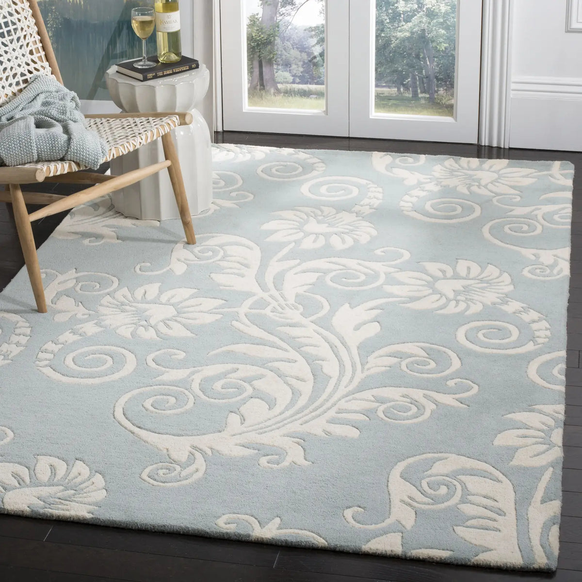 Safavieh Soho 3'-6" x 5'-6" Rug in Blue / Ivory