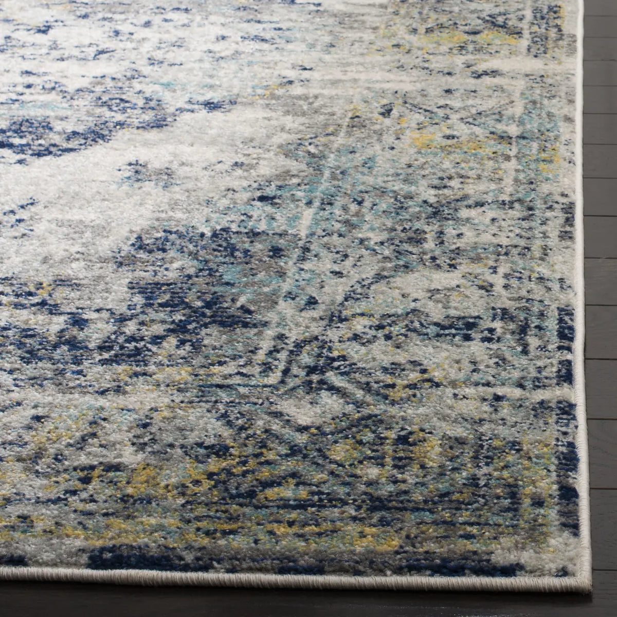 Safavieh Madison 4'-0" x 6'-0" Rug in Light Grey / Blue