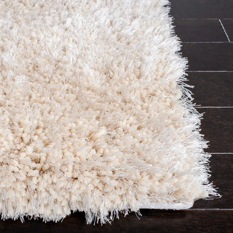 Safavieh Shag 4'-0" x 6'-0" Rug in Beige