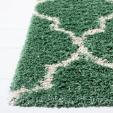 Safavieh Venus Shag 500 4'-0" x 6'-0" Rug in Green / Ivory