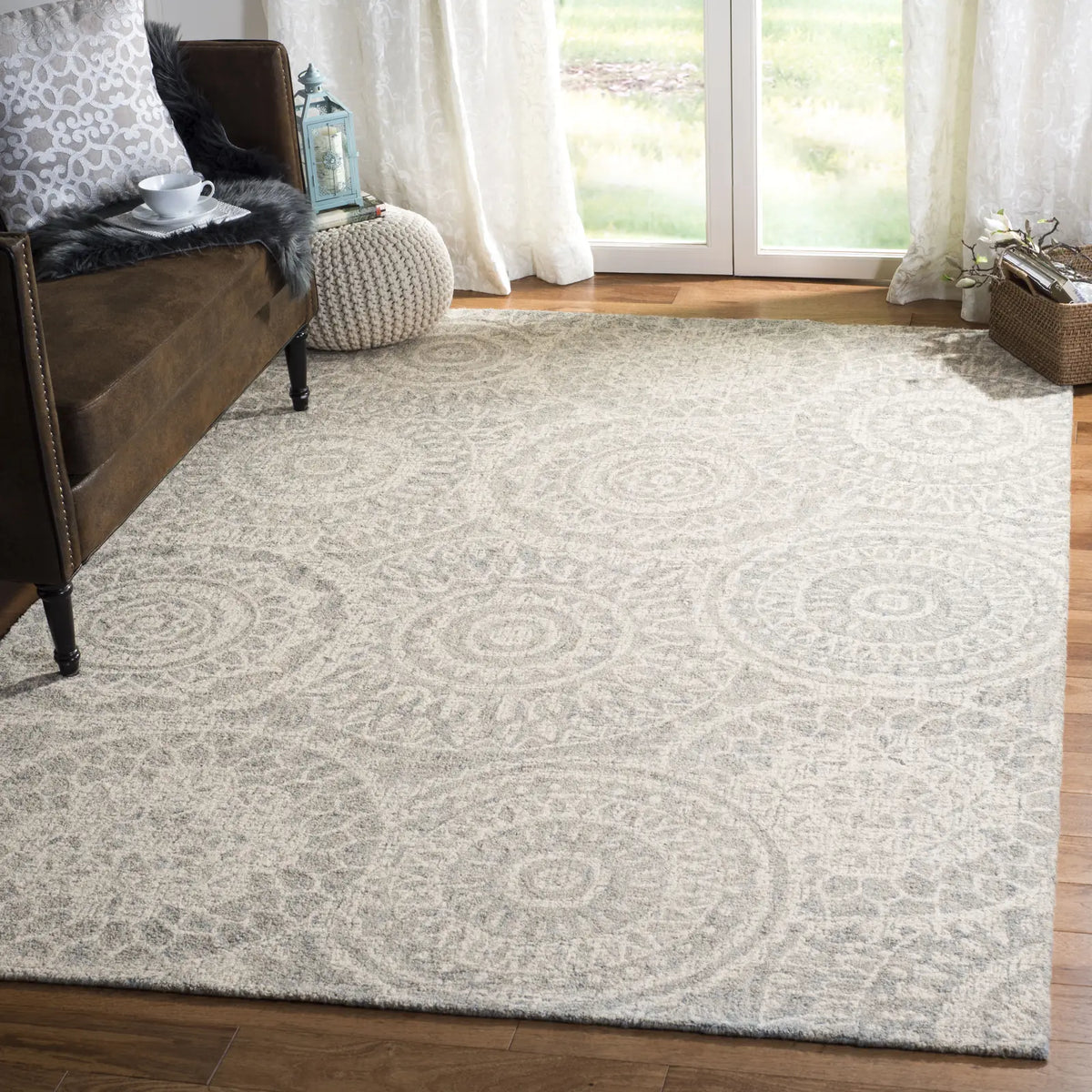 Safavieh Abstract 6'-0" x 9'-0" Rug in Ivory / Grey