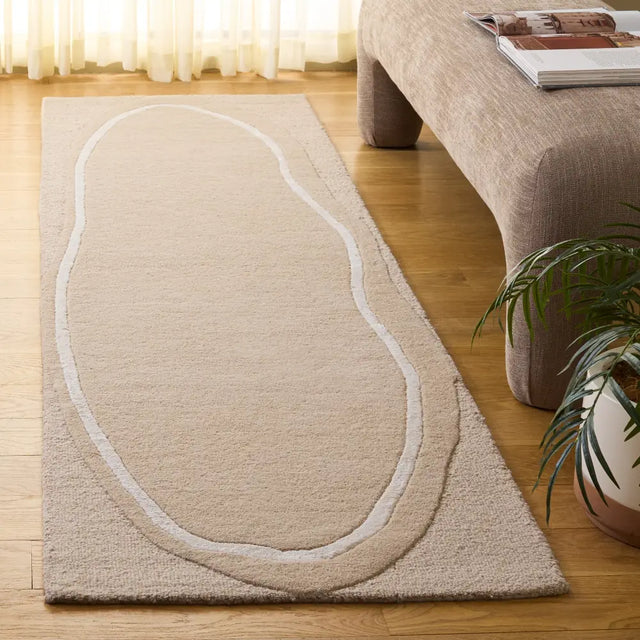 Safavieh Fifth Avenue 2'-3" x 8'-0" Rug in Beige / Ivory
